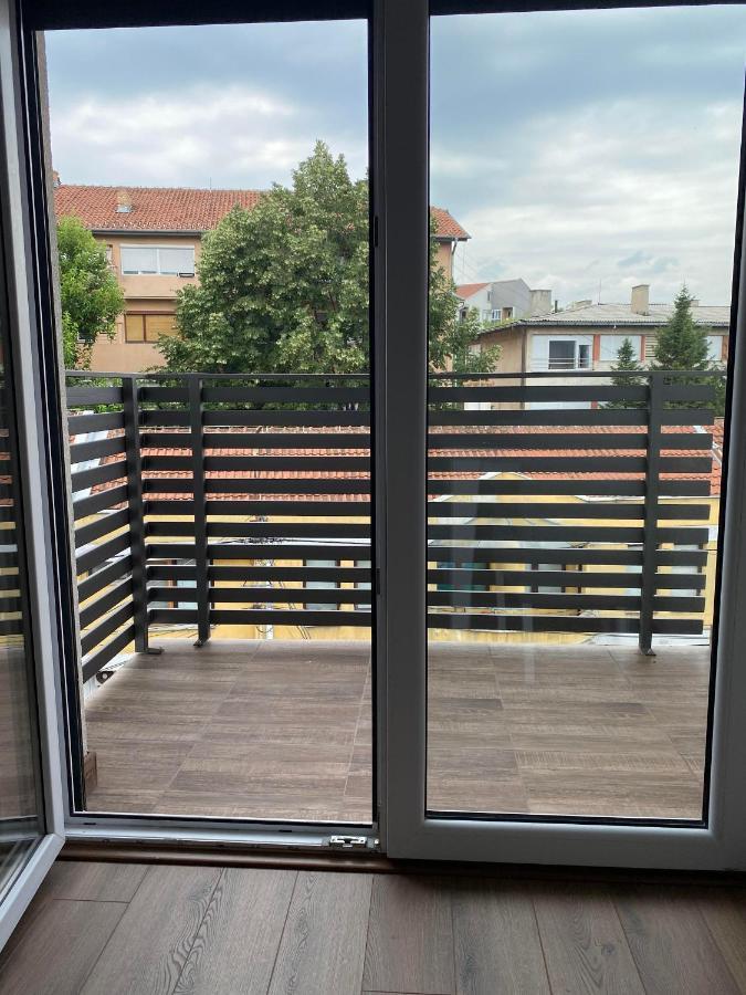 Dom Apartmani Kragujevac Exteriör bild