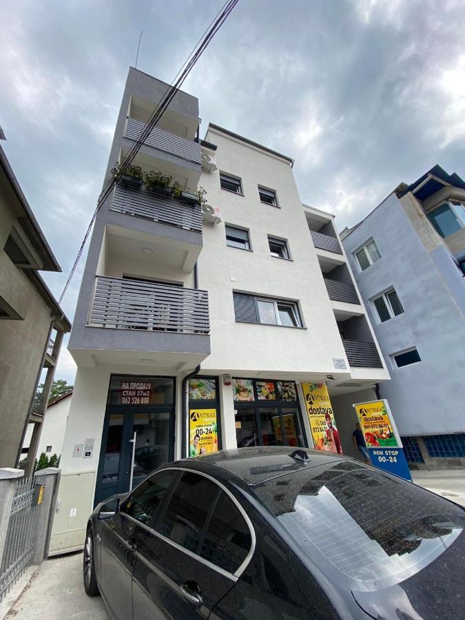 Dom Apartmani Kragujevac Exteriör bild
